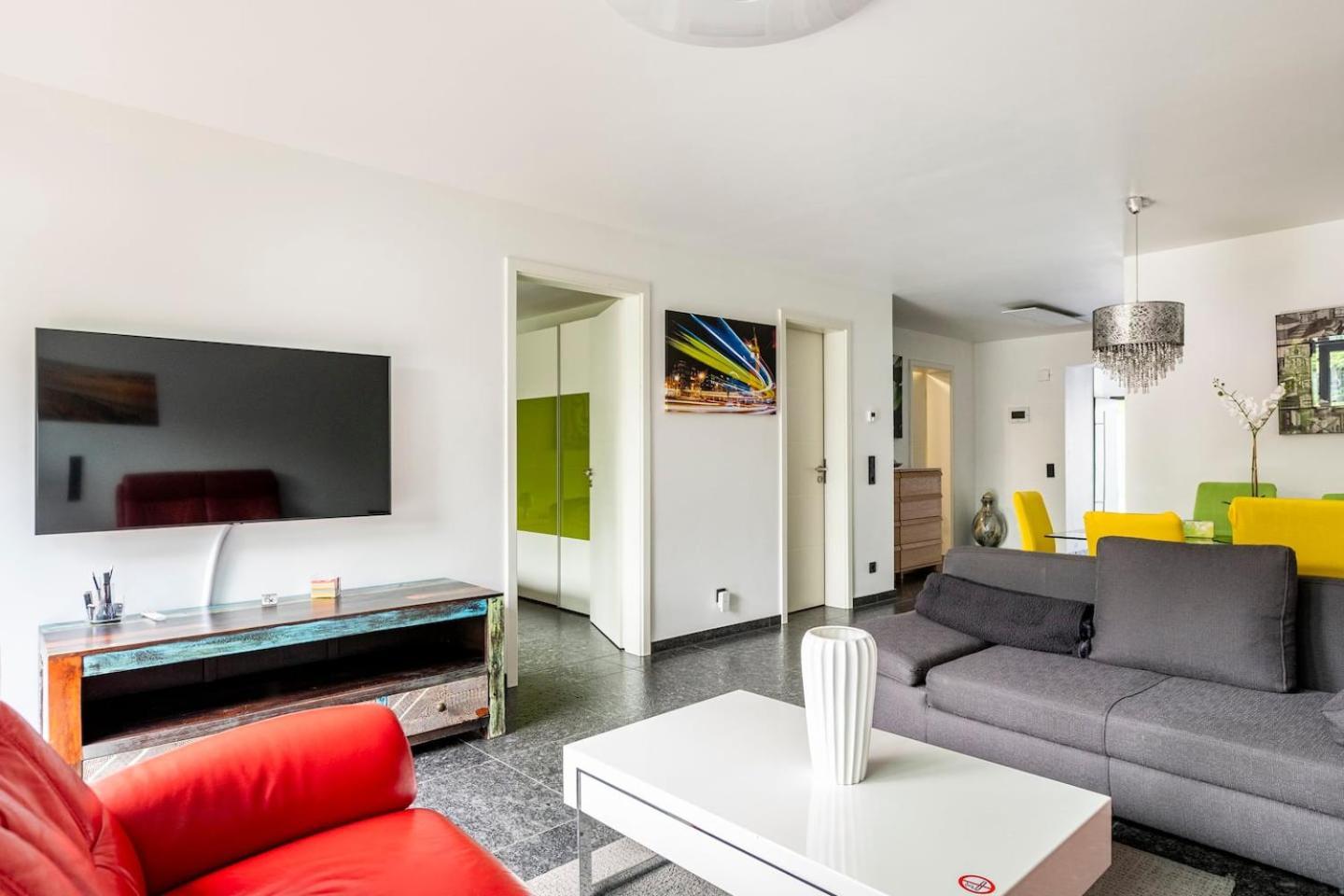 Wunderschoene Terrassenwohnung Mit Blick Ins Gruene! Meerbusch Exterior foto
